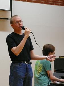 Laulaja ja mikrofoni